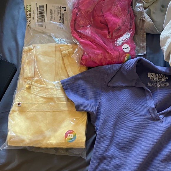 ISO WILL TRADE/BUY OVERALLS - Picture 3 of 3